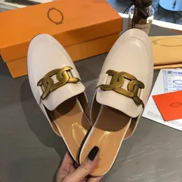 Designer Women Casual Sandal Shoes Chain Detaljerad Mules Slipper Loafer Sabot Flats Backless Calfskin Leather Slip On Flip Flop Loafers gummisulan med ruta 35-41