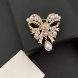 20Style Diamond Pins 18k Gold Aircraft Broschs Paris Designer smycken broscher för charm män kvinnor märke bröstpin halsduk party klänning prydnad