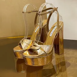 Aquazzura sandal günahkar platosu 140mm altın kadın metalik duygu platformu yüksek topuklu sandaletler tıknaz blok ayak bileği kayış elbise ayakkabıları tasarımcı pompalar akşam ayakkabıları