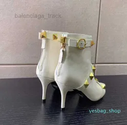 Ven Winter Women Elegant Metal Button Decoration Boots الكاحل مدبب إصبع القدم مثير الحذاء العالي الكعب الأسود الكعب السوستة العجل الجلود Lady Booty مصمم فاخر 02 أحذية