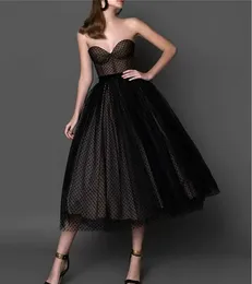 Abiti da ballo corti a-line neri 2023 Sweetheart Lunghezza tè Dot Tulle Abiti da sera Abiti da cerimonia Abiti da festa Homecoming Robe De Soiree