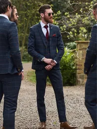 Abiti da uomo Fashion Check Plaid Blu Navy Uomo Slim Fit Risvolto con intaglio 2 Pezzi Sposo Smoking da sposa Giacca da uomo Costume da ballo di fine anno Homme