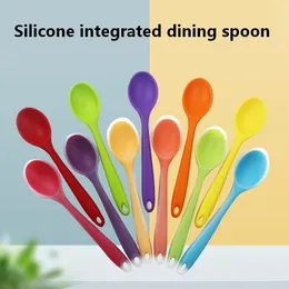 Silicone Small Spoons Integrated Long Handle Dessert Scoop Children Feeder Spoon Kitchen Restaurant Scoops T9I002343