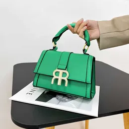 23 Nya väskor Solid Color Trend Fashion Advanced Sense Bag Single Shoulder Oblique Straddle Handheld Panel Small Square Bag 0CC1