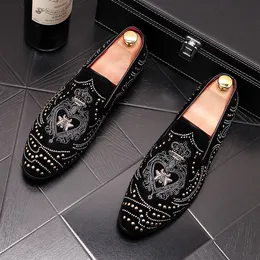 Men Loafers Runway Famous Printed Skate Real Leather Flats Embroidery Bee New Soft Soled Black Suede Dress Shoes