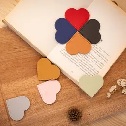 Heart Bookmark Leather Corner Page Page Harks for Women ، Kids ، Book Expensions for Reading Lover ، Cute Handmade Book Reading Gift لمحبي الكتب 1221036