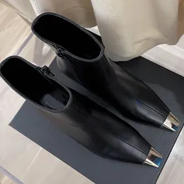 مصمم أحذية المرأة قصيرة النجمة مع أسود معدن صغير مربع براءة اختراع جلود عالية الكعب