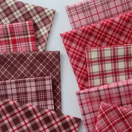 Stof Rode geruite digitale bedrukte katoenen stof voor het naaien van jurken, shirts, tassen, doe-het-zelf hoofddeksels per meter 230613