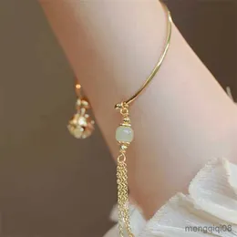 Armband mode lycklig omlastning pärla klocka tassel armband för kvinnor tjej retro vind smycken gåvor r230614