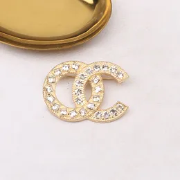 20Color Luxury Women Men Designer Brand Letter Brooches 18K Gold Plated Elegant Diamond Brosch Charm Pin Marry Christmas Party Gift Jewelry Accessory