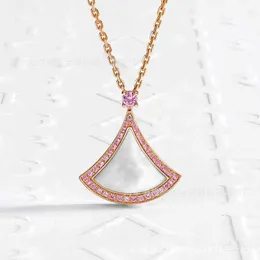 Collares pendientes Hebras Cuerdas 2022 Nuevo Qixi Exclusivo Falda Collar Mujer Blanco Fritillaria Rosa Diamante Oro rosa Fan Regalo para novia