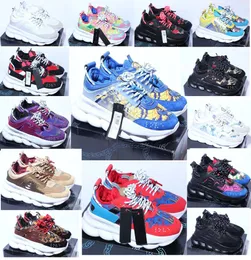 2023 Chain Reaction Men Kvinnor Designer Skor Plattform Sneakers Gummi Suede Triple Black White Bluette Gold Red Cherry Mens Casual Trainers