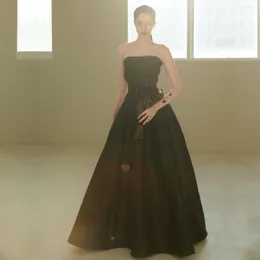 Bröllopsklänning enkel axellös svart satin för kvinnor ärmlös brudklänning vestido de novia brudparty anpassad plus storlek