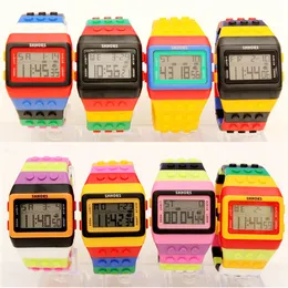 Kvinnors klockor Fashion Shhors Building Blocks Rainbow Diy Digital Electronic Women Mens Studenter Girls Girls Alarm Sports LCD Wrist Watches Gift 230615