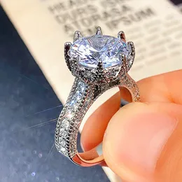 Bröllopsringar Huitan 2023 Trendig ring för kvinnor Big Round Cubic Zirconia 8 Prong Seting Luxury Fashion Female Jewelry