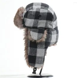 Berets Winter Baseball Cap Ushanka Caps Thicken Russian Warm Plaid Fur Bomber Hats Windbreak Pilot Men Outdoor Driving Ear Muff533283o