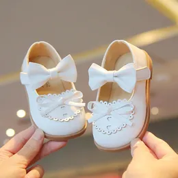 First Walkers Girls Shoes White Wedding Shoes Bridal Bow Mary Janes Shoes Patchwork Frick Fress for Baby Girls Dance Heart Toddler 148r 230614