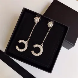 Brinco de luxo com diamante de dupla face pérola brincos de borla brincos de prata pendurados pingente de letra moda brinco de orelha para mulheres joias de casamento