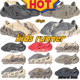 büyük çocuklar koşu ayakkabısı sandalet köpük çocuk terlik yaz vermilyon sis oniks ay gri tasarımcı marka erkek kız boyutu eur28-33 jdi2