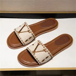 Klassiska kvinnors sandaler lyxdesigner tofflor äkta läder mode skor brev broderier damer glider strand platt häl flip flops