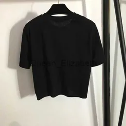 여성 Tshirt 23 디자이너 Tshirts 패션 T 셔츠 남성 여성 하드웨어 장식 잎 편지 셔츠 캐주얼 조커 화이트 코튼 짧은 슬리브 조수 브랜드 J230615