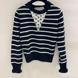 Kvinnors tröjor 2023 Spring Brand Black White Stripe Knit Shirt Ruffler Beads Pullover Open Back Chic Elegant Women Long Sleeve