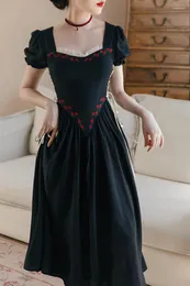 Parti elbiseleri yaz zarif vintage siyah elbise kadın şık tasarım retro nakış çiçek puflu kol bandaj prenses vestido ne zen