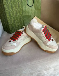 Designers nya casualskor Herr- och kvinnors avslappnade små smutsiga skor tjocka ensamma sportskor Retro tryckta andningsbara vita skor