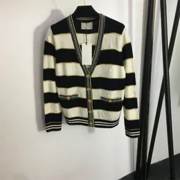 Damskie dzianiny swetry swobodne marki Stripe Cardigan Ubrania Kobiet Kobiet Wielobolny Sweter z długimi rękawami