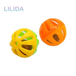 10/30/50pcs 35 MILLIMETRI Palla di Plastica Giocattolo Dell'animale Domestico Piccola Campana Palle Gatto Giocattolo Scava Fuori Gatto Giocattoli Per Gattino Squeak Rattle Ball Sounder