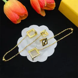 Elegant Women Earrings Luxury Designer Letter Combination Ear Studs Chain Earring Gold Beads Inlaid Crystal Ladies Jewelry With Box