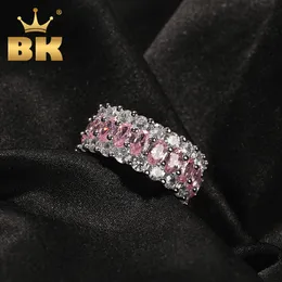 ソリティアリングThe Bling King 9.5mm Pink Oval CZ Rings Iced Out Clear Round Cubic Zirconia Rings Charm Luxury Jewelry Engagement Gift for Women 230615