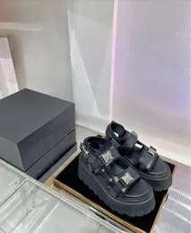 Nicho de designer de luxo Dy versátil tendência sola grossa chinelos de bolo de esponja couro genuíno temperamento simples sapatos casuais sandálias de sapatos femininos de alta qualidade