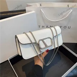 Novo designer de chegada Bolsa de ombro de cadeia diamante grande V letra Mulheres elegância bolsas noturnas