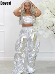 Kvinnors tvåbitar byxor Gold Sliver Metallic Birthday Outfits Women Two Peice Set Club Party Crop Top and Pants Streetwear Hip Hop Rave Festival Outfit 230615