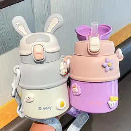 Kubki Naczynia naczynia Kawaii Rabbit Thermos Piękne i urocze dla dzieci Puchar Słaski Przenośne skośne krzyżowe butelka na wodę ze stali nierdzewnej 230615