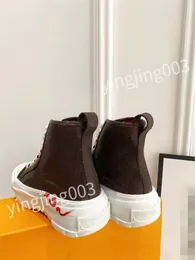 2023 new Hot Women Casual Shoes Designer Sneakers Lady Lambskin Calfskin White Shoe Retro Style Fashionable Quality