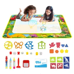 Inteligence Toys 4 Style Magic Doodle Water Rysunek Mat Mat malowanie pióra Zestaw znaczków kolorowanki edukacyjne zabawki dla dzieci Prezent urodzinowy 230615