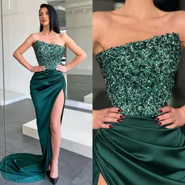 Abiti da ballo sexy verde scuro senza spalline con paillettes Top abiti da sera per feste Pieghe con spacco Abito lungo per occasioni speciali con tappeto rosso semi formale