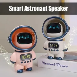 スマート宇宙飛行士Bluetooth互換スピーカーミニサウンドボックスポータブルステレオAIインタラクティブオーディオと目覚まし時計クリエイティブギフト
