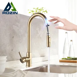 Rubinetti per lavabo da bagno Rozin Smart Touch Rubinetto da cucina Oro spazzolato Sensore estraibile BlackNickel 360 Rotazione Gru 2 Rubinetti miscelatore acqua uscita 230616