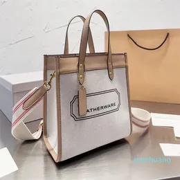 2023 Luxurys Designers Bags Women TOTES LEATERNYLONは高品質のリーダーハンドバッグデザイナーレディクロスボディチェーンコイン財布トート
