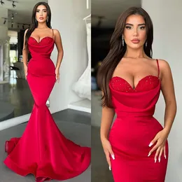 Seksowne czerwone sukienki na studniówkę Sukni Sweetheart cekiny imprezowe sukienki wieczorowe plisat pół formalny czerwony dywan długa sukienka specjalna