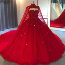 두바이 무슬림 레드 웨딩 드레스 2021 구슬 크리스탈 플러스 크기 신부 가운 케이프 화려한 신부 결혼 드레스 커스텀 MA2741