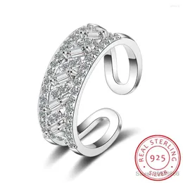 Cluster Rings Real 925 Sterling Silver Line Fashion Emerald Cut Clear CZ Ring Bague för kvinnor Lyxsmycken 2023 Bröllopstillbehör gåva