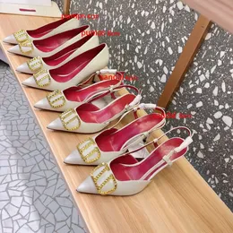 Nuove scarpe eleganti Designer a punta piatta Bottone in metallo di marca Primavera superficiale Tacco sottile Sandali con tacco alto Femminilità Sandali alla moda con diamanti