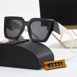 Nya designer solglasögon för kvinnor lyxglasögon des lunetter de soleil full ram uv400 mode utomhus tidlös klassisk stil glasögon glasögon