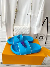 Luksusowe sandały znane designerskie kobiety Kaptuki Woody Flat Mules Slajes Mila Platform Cloud Soft 0616