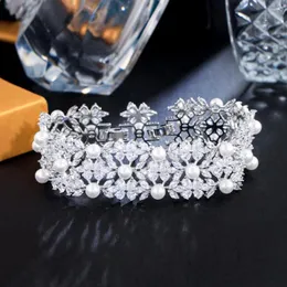 Link Bracelets CWWZircons Chunky White Cluster Cubic Zircon Flower Big Bridal Pearl For Wedding Engagement Party Jewelry Gifts CB320