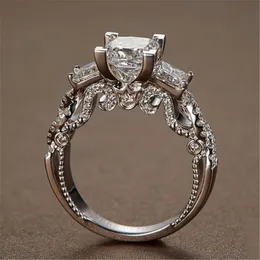 Pierścień Solitaire Vintage Princess Cut Lab Diamond Pierścień 925 Srebrny Srebrny zaręczyny Pierścienie dla kobiet Bridal Fine Party Jewelry 230617